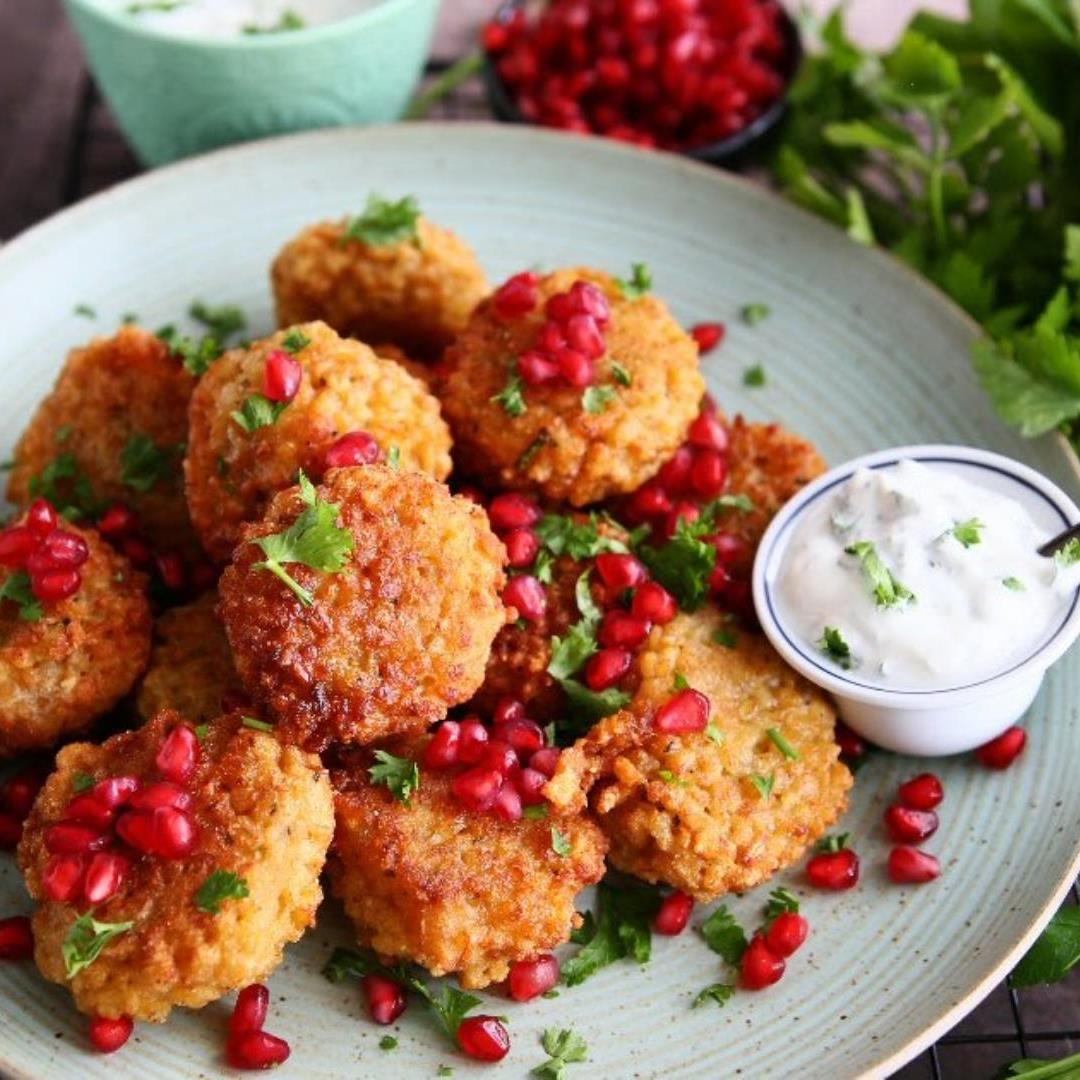 Bulgur Patties with Garlic Dip