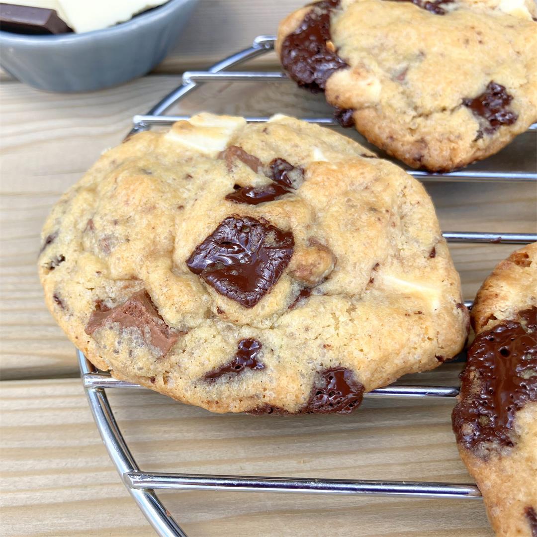 Gooey Soft Triple Chocolate Chunk Spelt Cookies (No Chill)