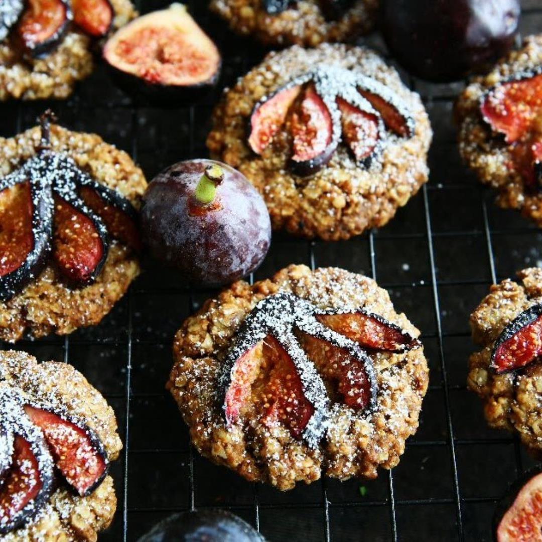 Fresh Fig Spiced Oat Cookies