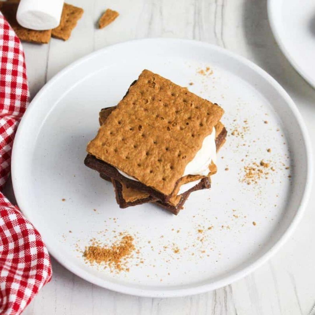 Quick and Easy Air Fryer S'mores