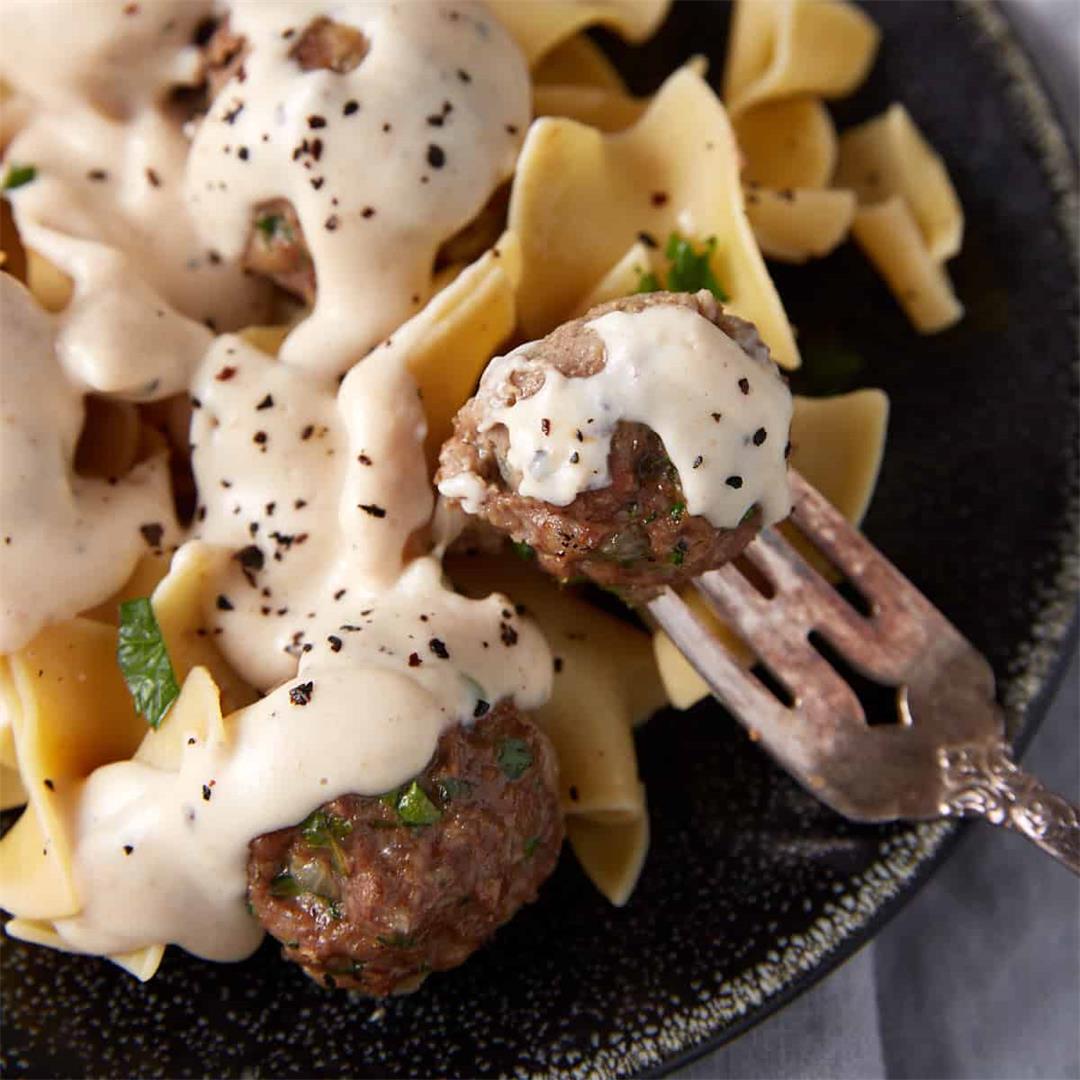 Baked Meatballs With Gravy (In the Oven)