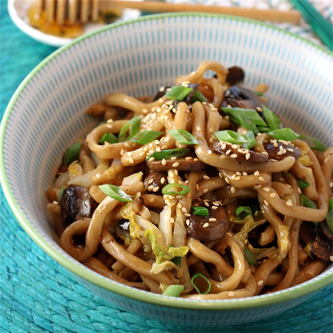 Udon with honey-glazed mushrooms and cabbage