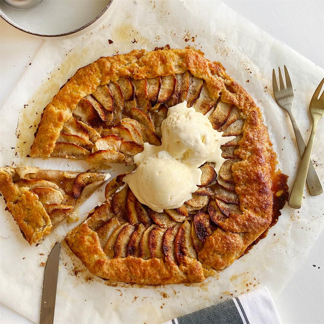 Apple galette