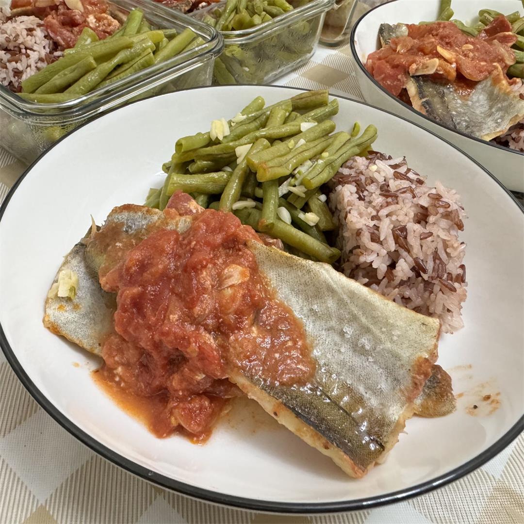 Baked Pollock in Quick Tomato Sauce