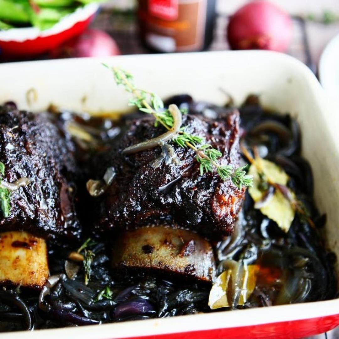 Ras El Hanout Beef Ribs with Onions