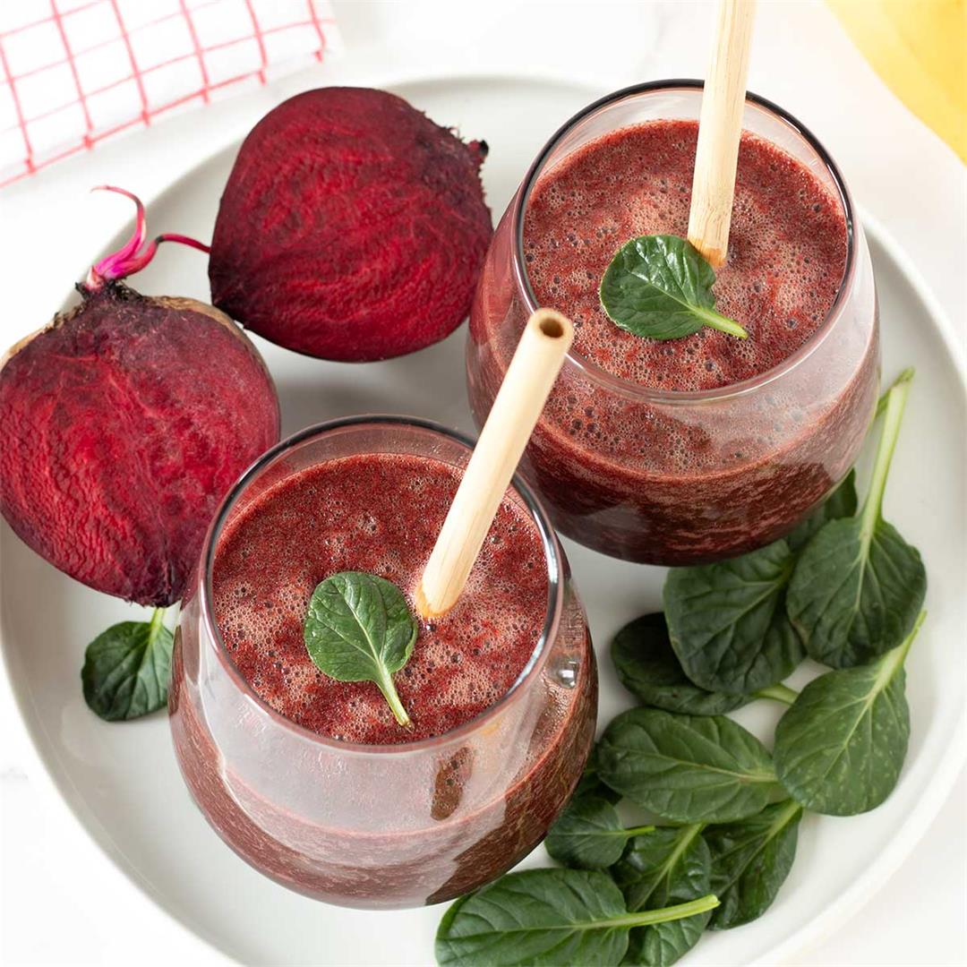 Red Beet Spinach Smoothie With Ginger and Banana