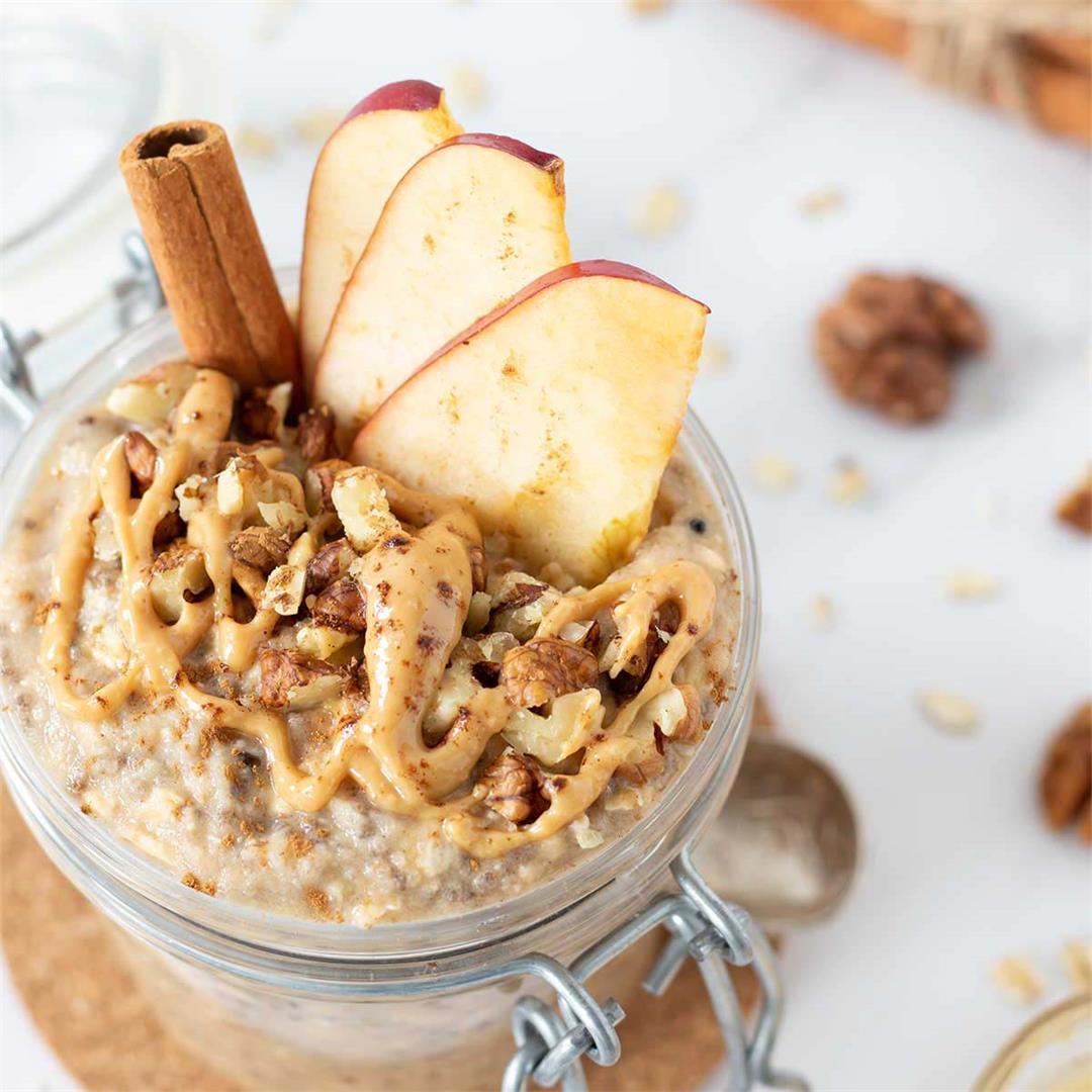 Applesauce Overnight Oats (With Cinnamon and Peanut Butter)