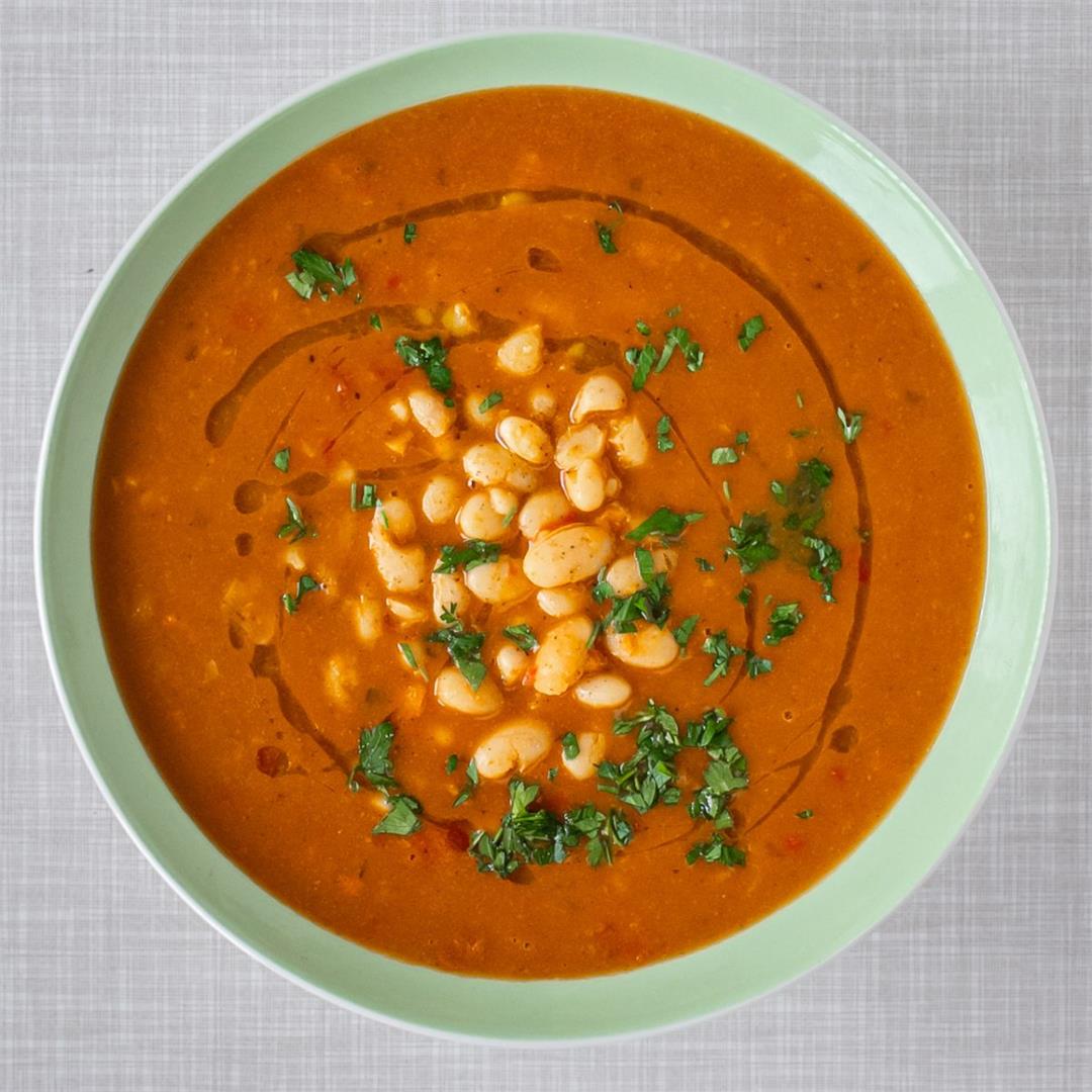 Jani me Fasule: Albanian White Bean Soup (vegan/vegetarian)