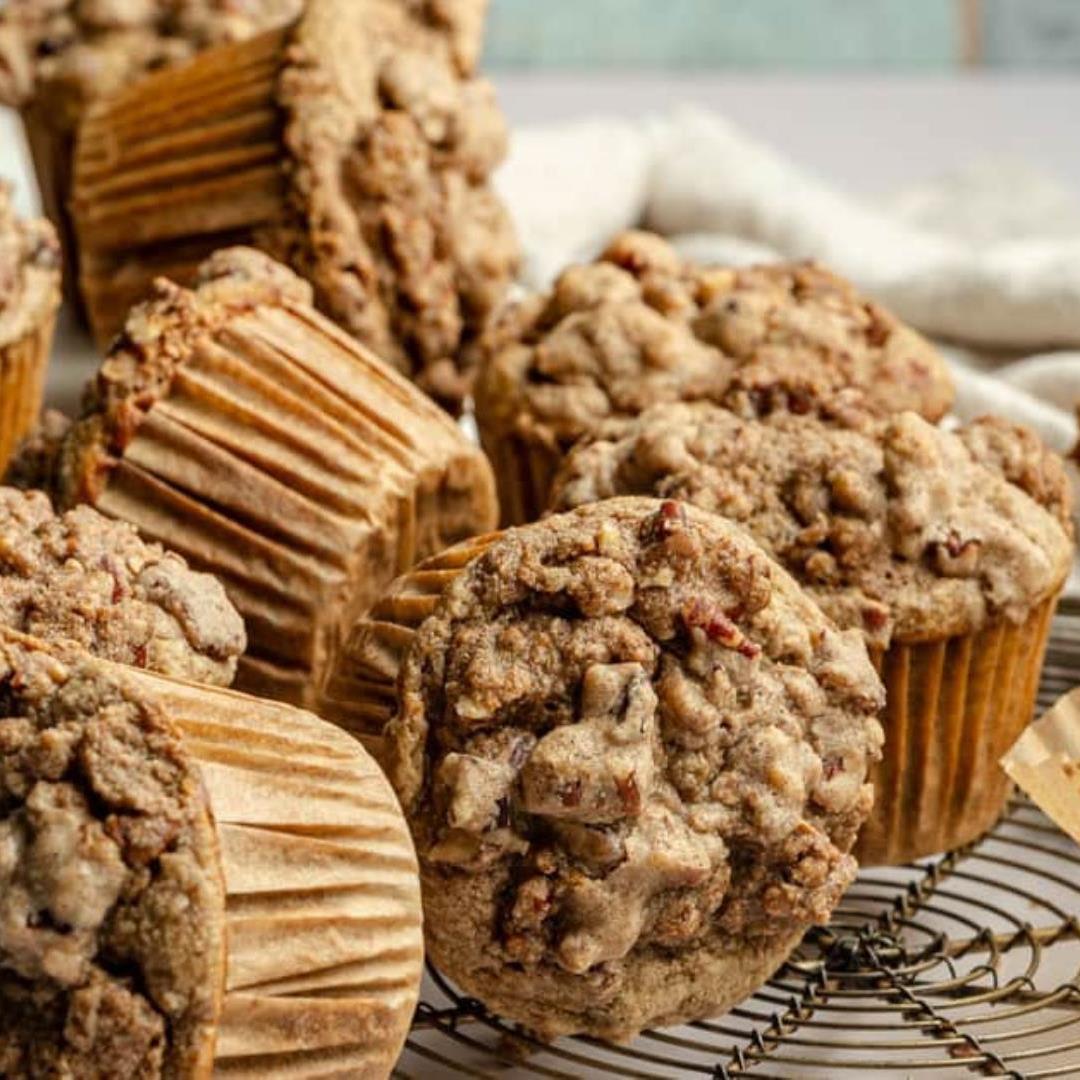 Banana Pecan Muffins With Nut Crunch Streusel Topping