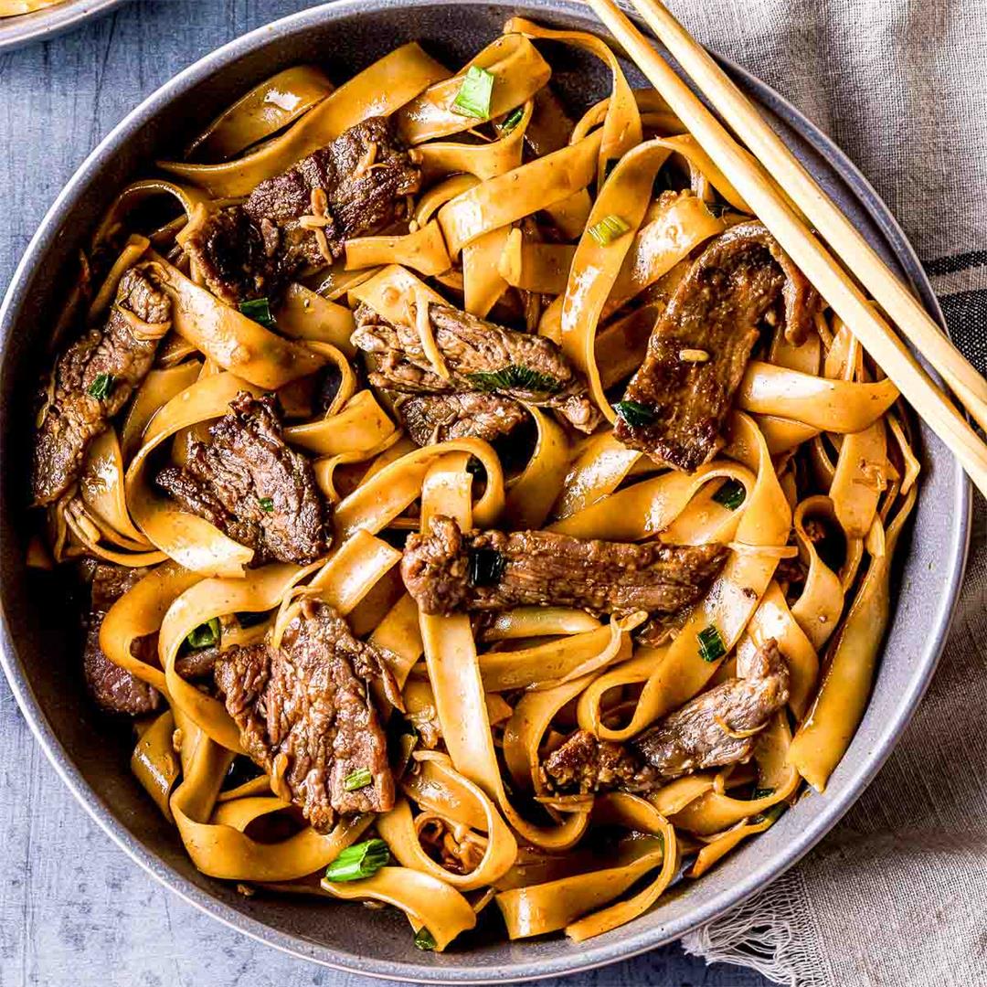 Cantonese Beef Chow Fun Noodles