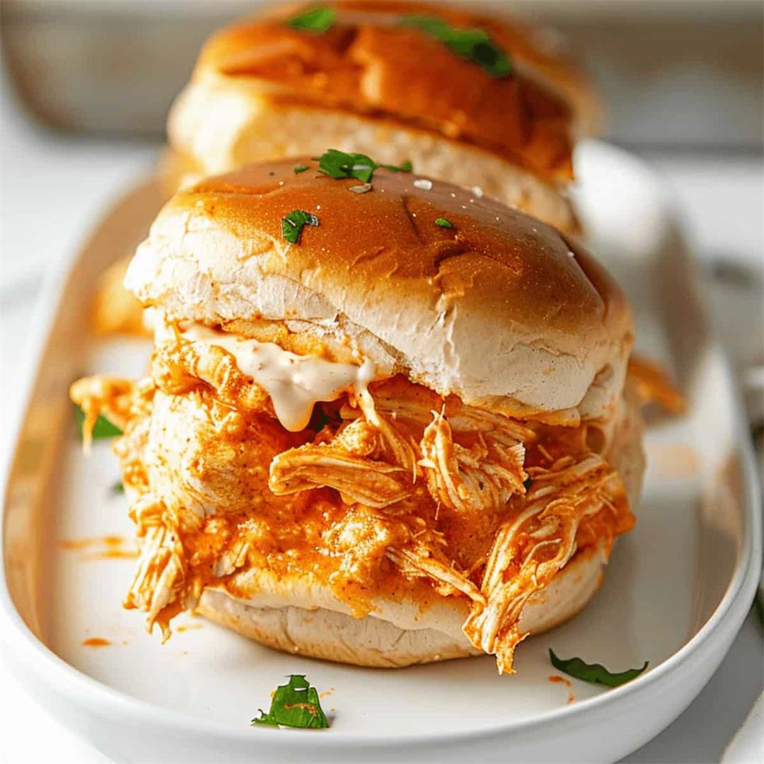 Slow Cooker Buffalo Chicken Sliders