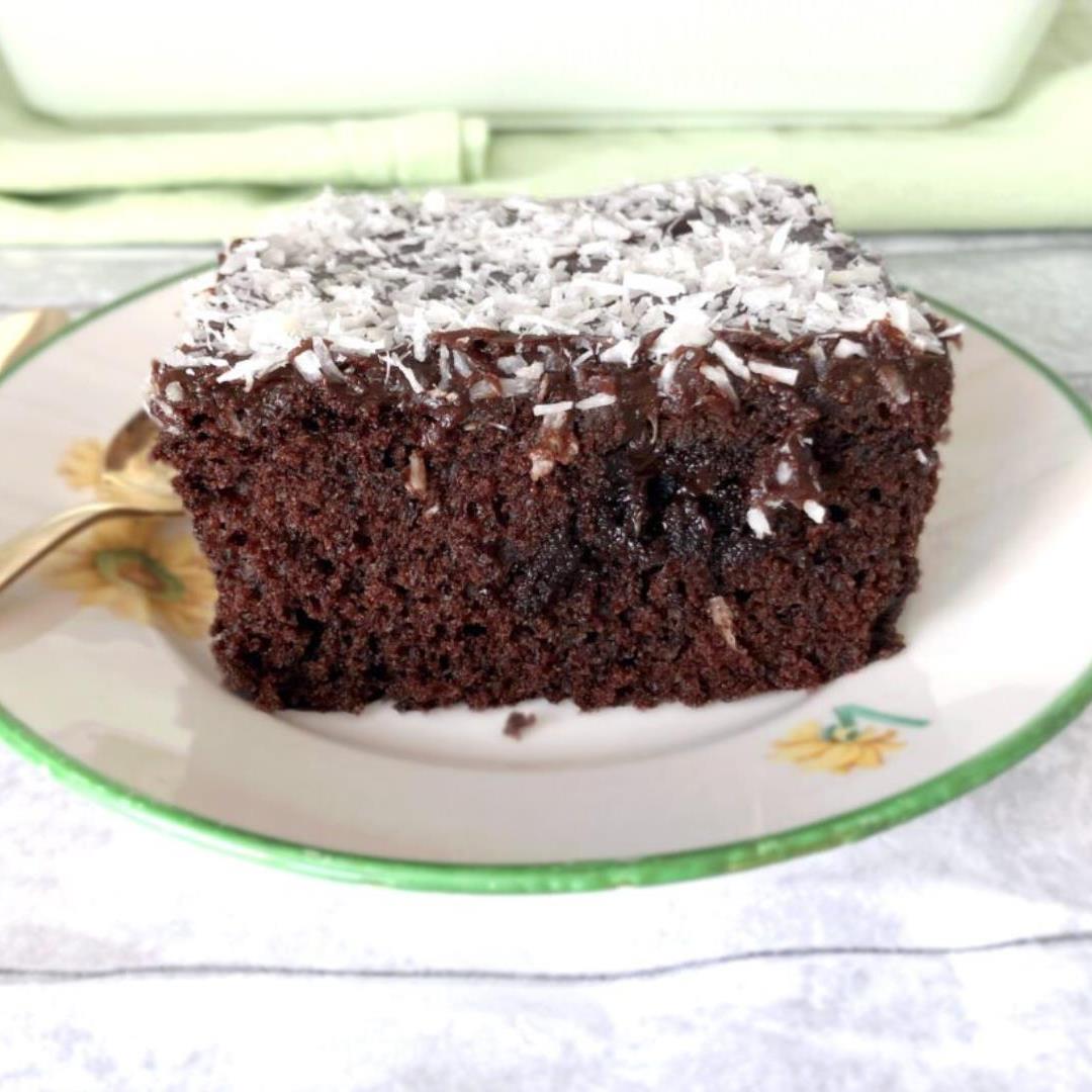 Spelt Kärleksmums (Swedish Chocolate Cake with Coffee Icing)