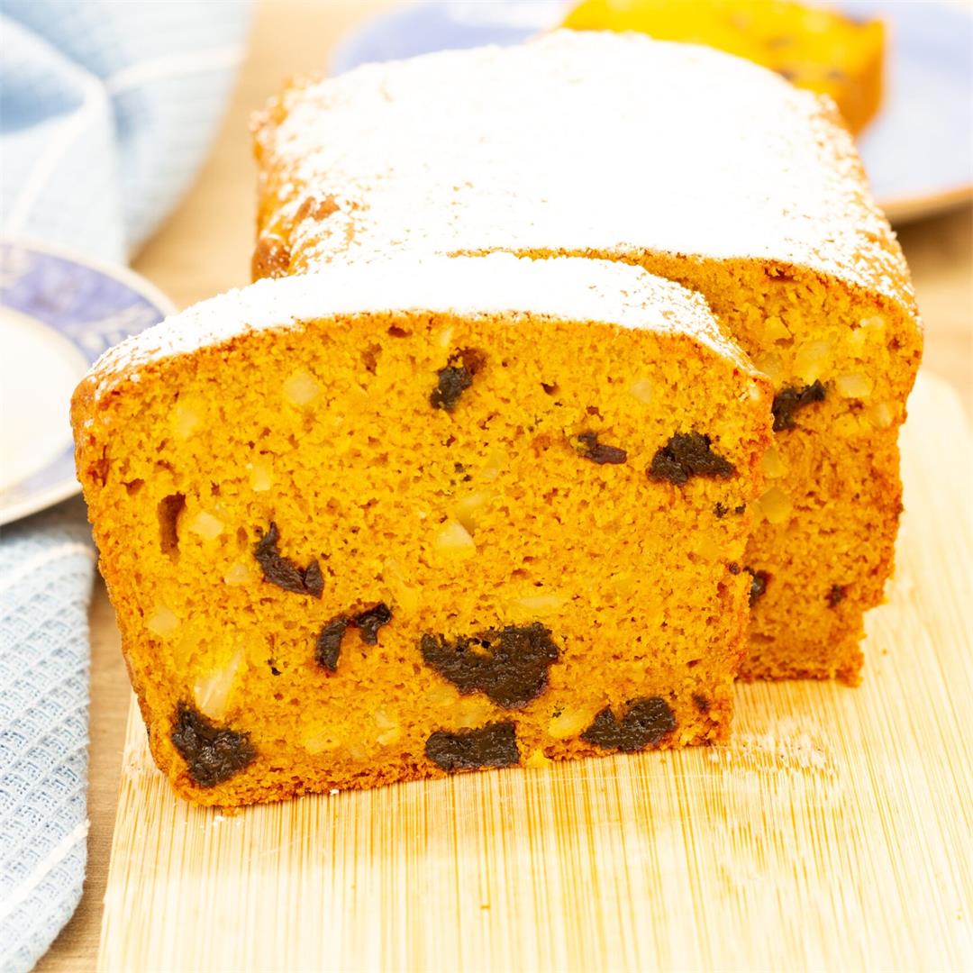 Pumpkin cake with prunes and almonds ⋆ MeCooks Blog