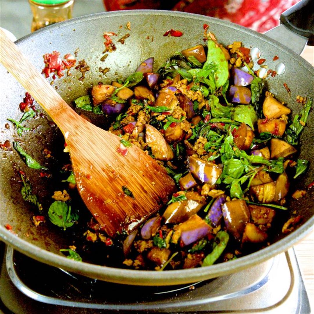 Thai Eggplant Stir-fry with basil & chicken (The perfect recipe