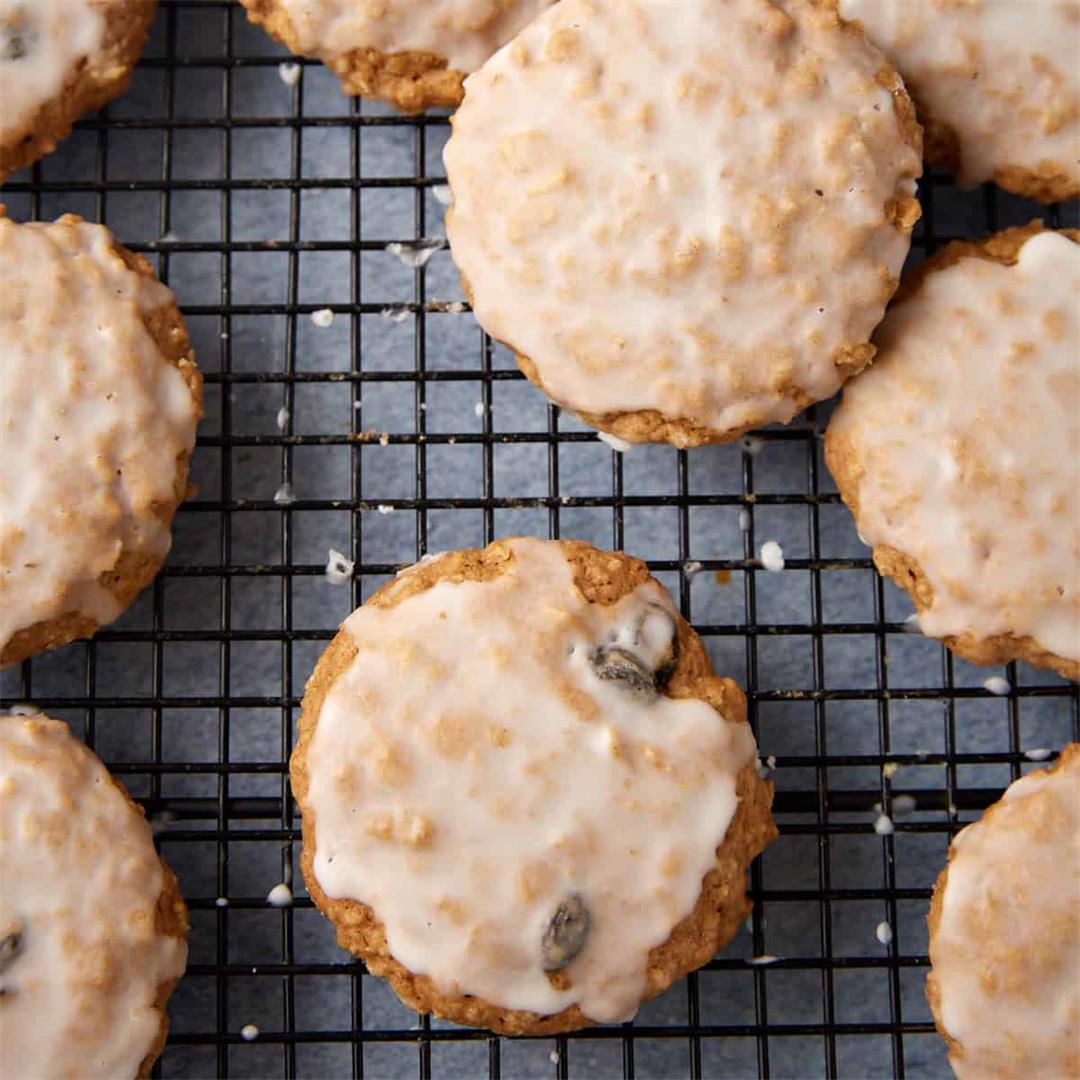 Old-Fashioned Iced Oatmeal Cookies (Soft And Chewy)