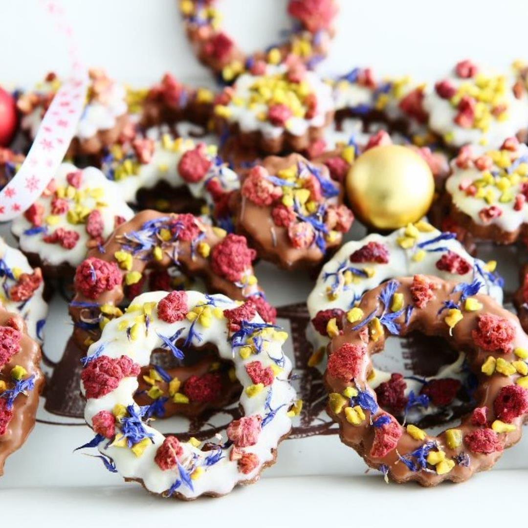 Chocolate Wreath Cookies