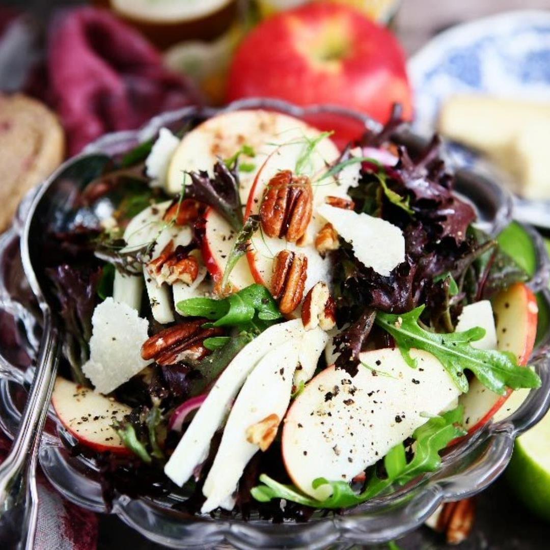 Apple and Fennel Salad with Pecans