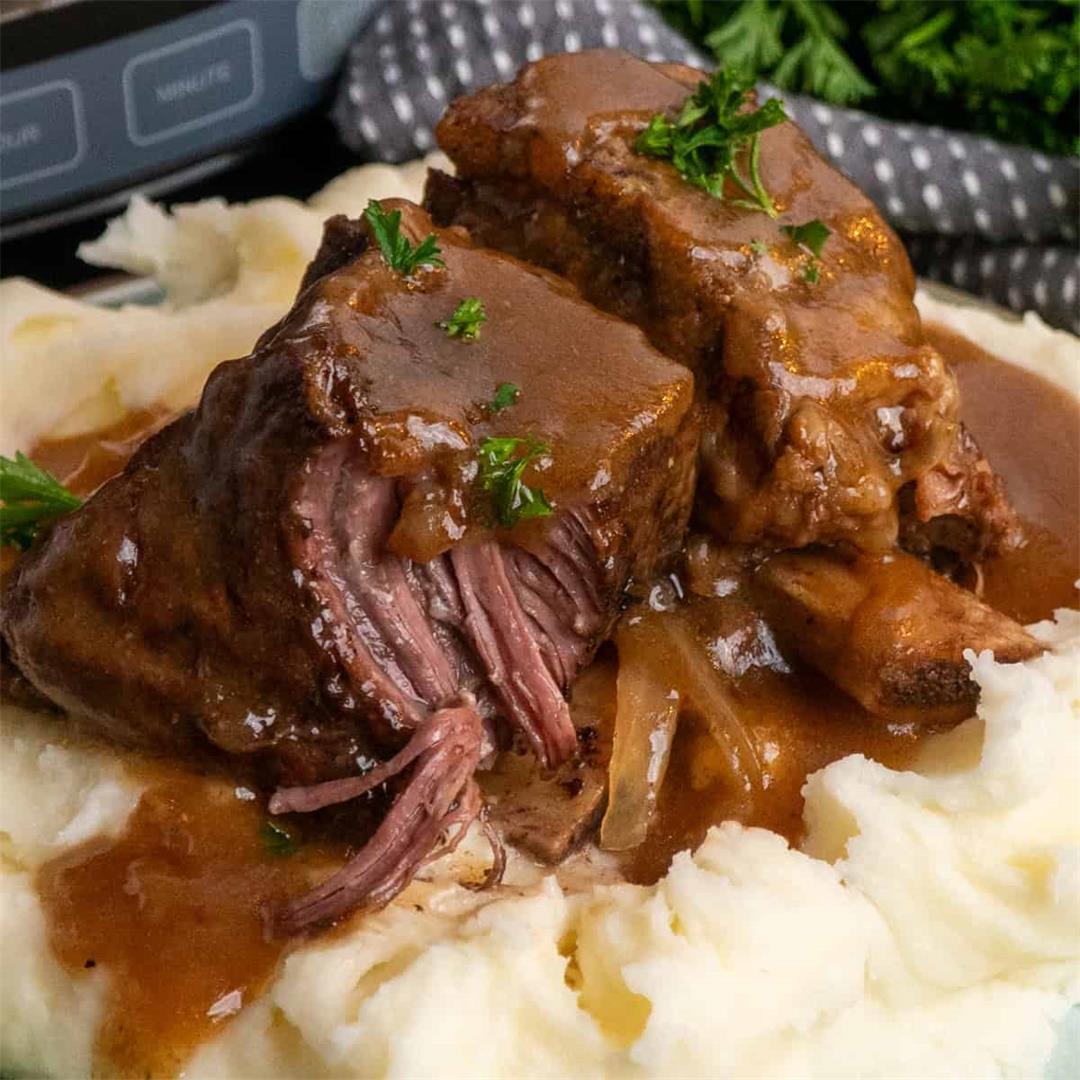 Slow Cooker Short Ribs