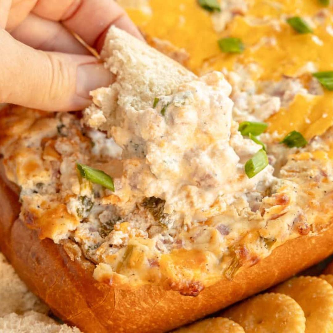 Creamy & Cheesy Mississippi Sin Dip Recipe