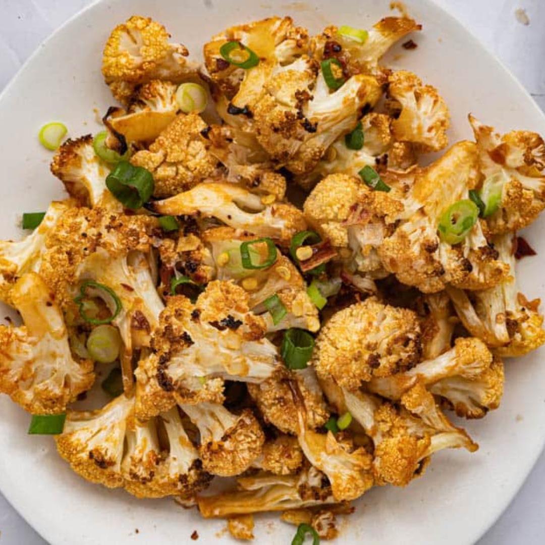 Easy And So Flavorful Maple Sriracha Roasted Cauliflower