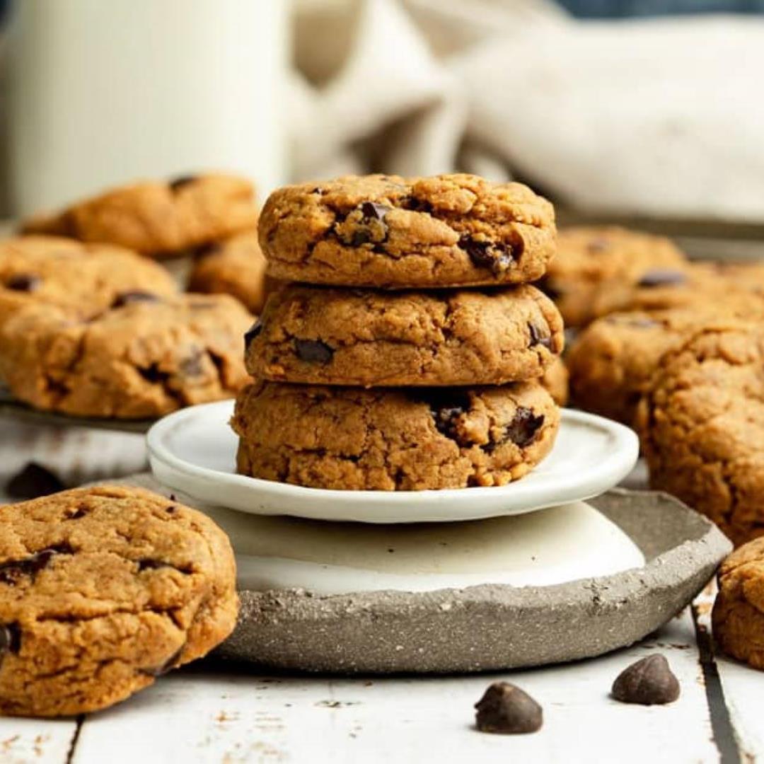 Delicious Vegan Chocolate Chip Peanut Butter Cookies