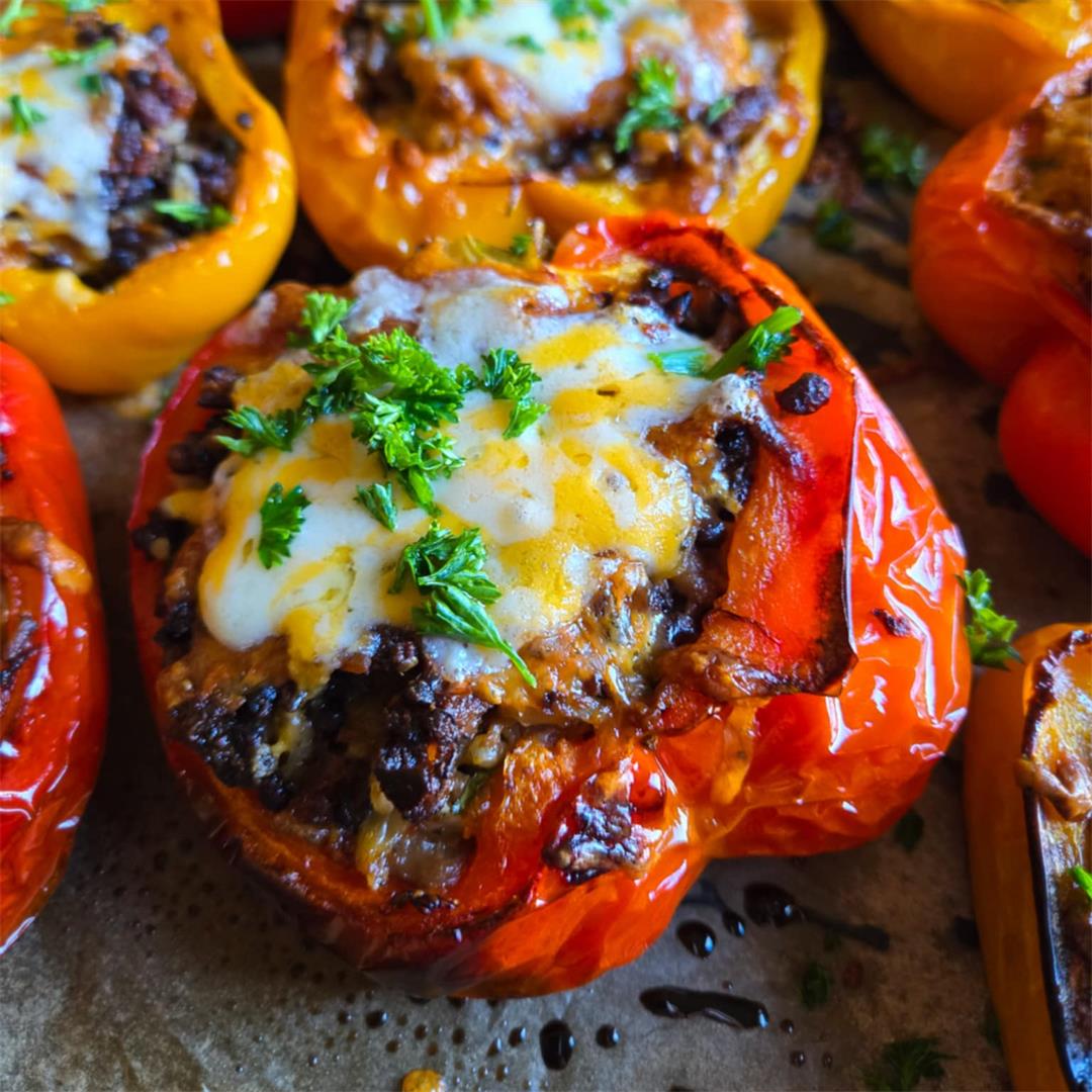 Stuffed Peppers with Black Lentils