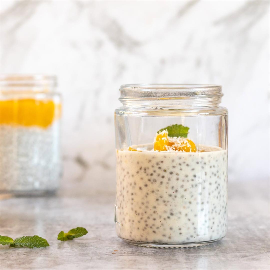 Mango chia pudding