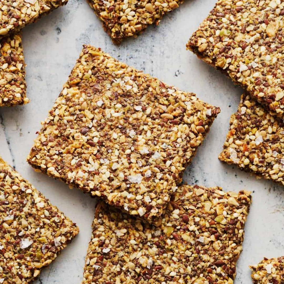 Homemade Flax Seed Crackers (Low Carb, Vegan)