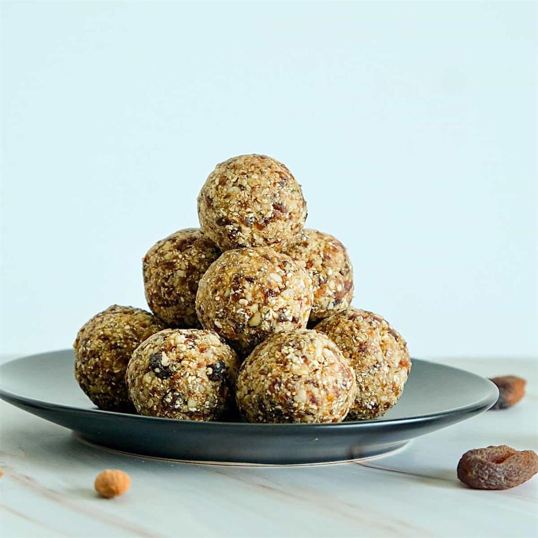 Healthy apricot balls