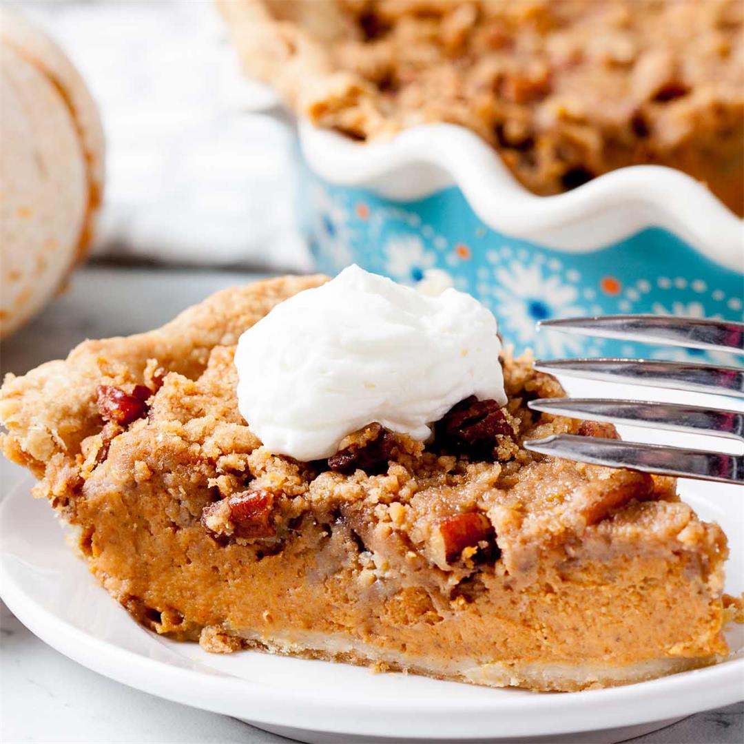 Pumpkin Pie with Streusel Topping