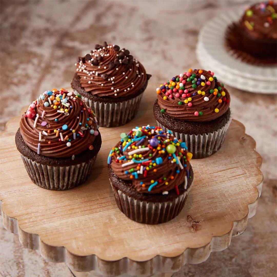 Rich and Creamy Chocolate Cream Cheese Cupcakes