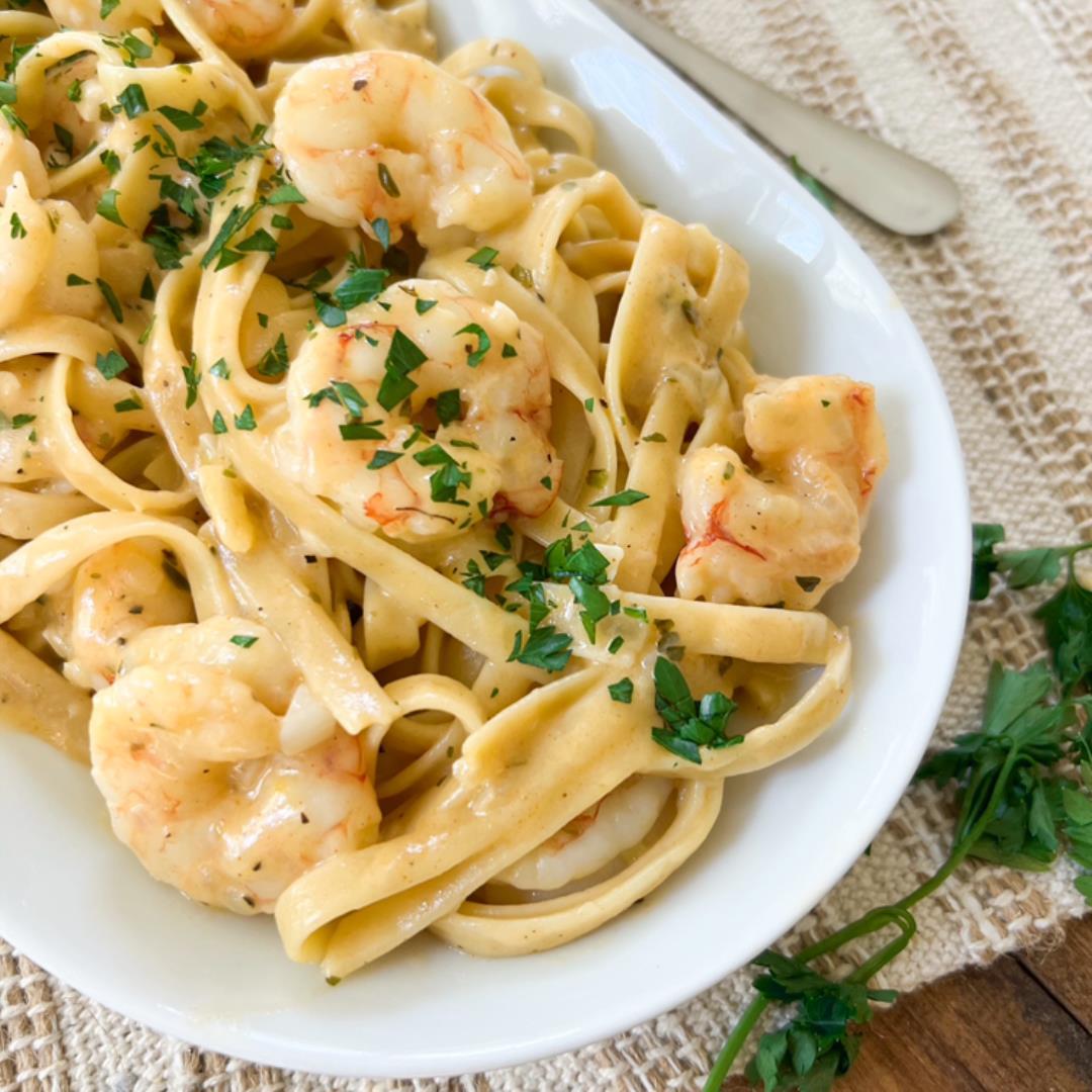 CREAMY Garlic Shrimp Pasta | INSANELY Good 20 Minute Recipe