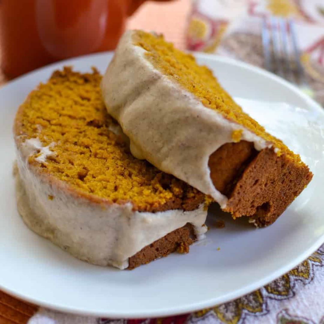 Pumpkin Bread with Cinnamon Glaze