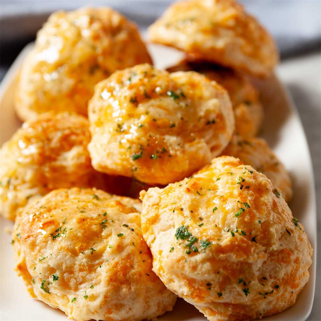 Cheddar Bay Biscuits