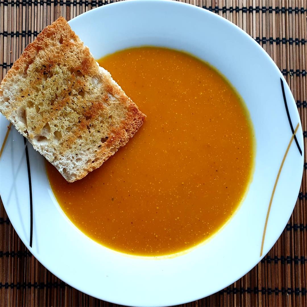 Carrot Pumpkin Soup (Vegan!)