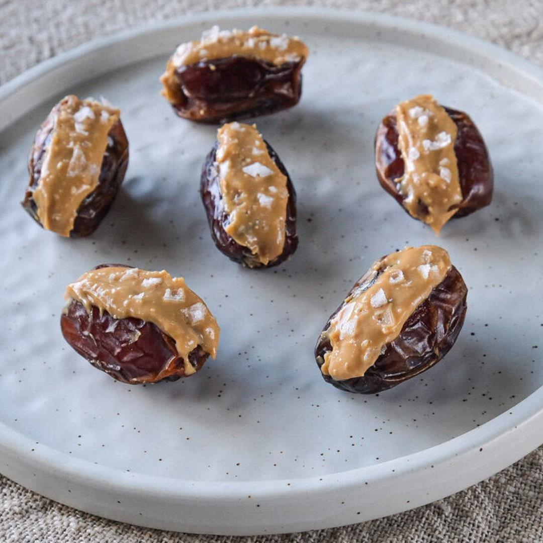 Date And Peanut Butter bites (With Flaky Salt)