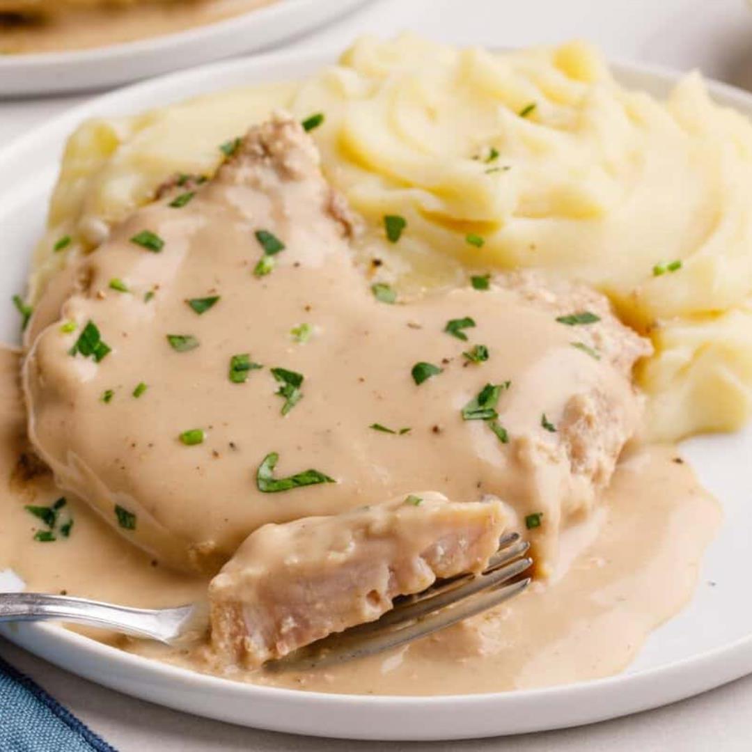 Easy Crockpot Pork Chops