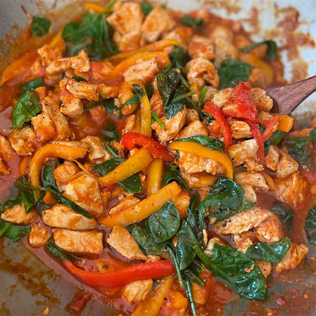 Creamy Chicken with Spinach and Peppers