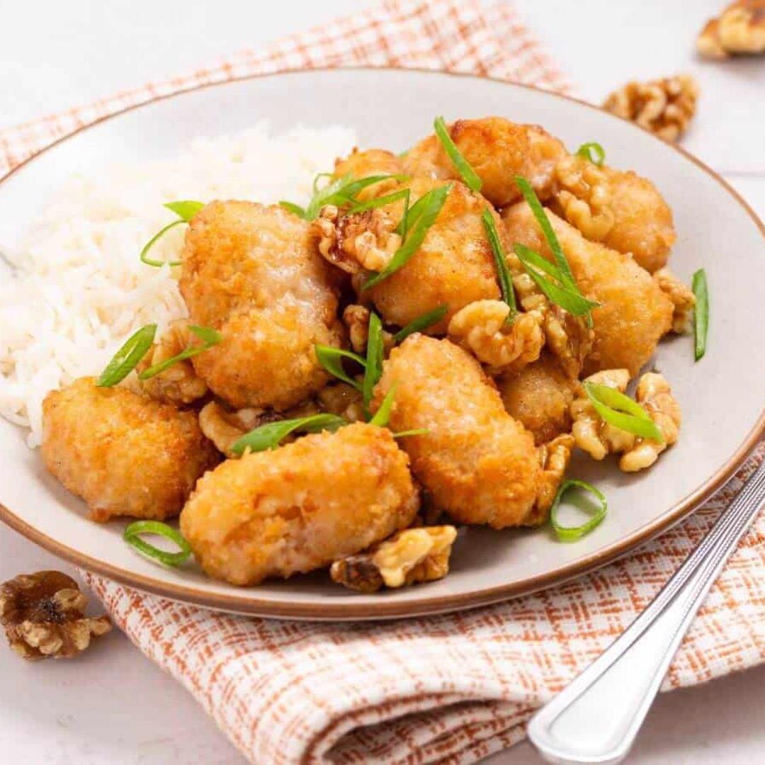 Crispy, Sweet & Creamy Honey Walnut Shrimp