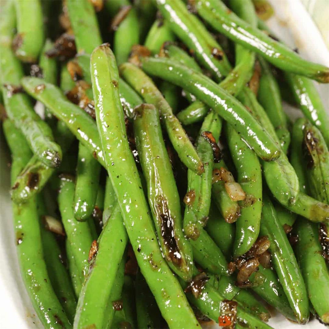 Skillet Sweet and Spicy Green Beans