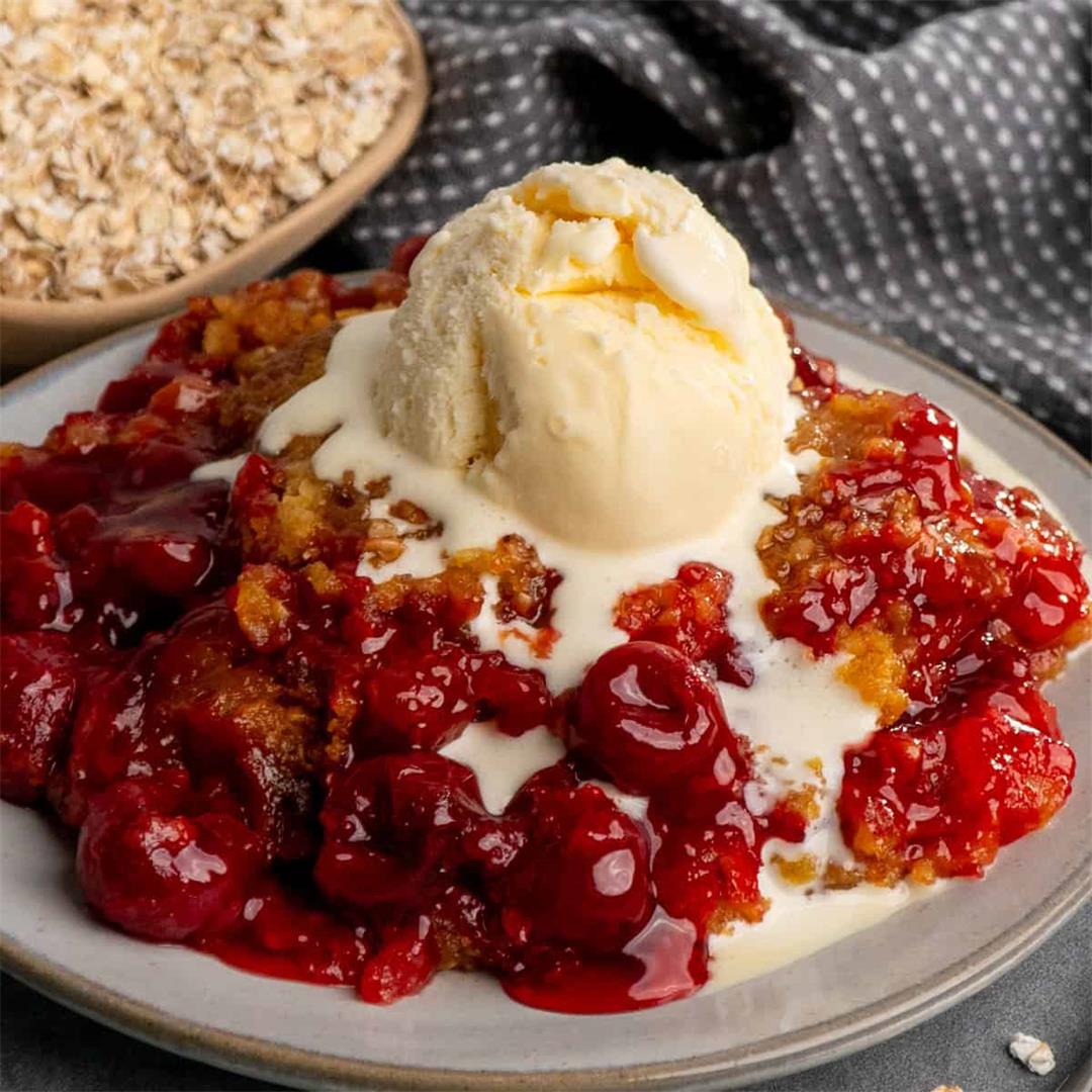 Crockpot Cherry Cobbler