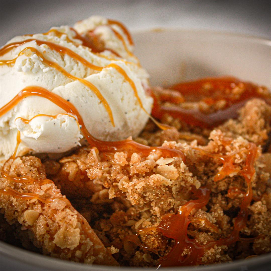 Vegan Caramel Apple Crisp