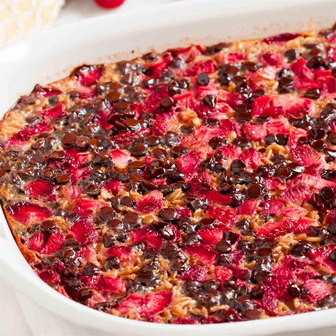 Chocolate Baked Oatmeal (with Strawberries)