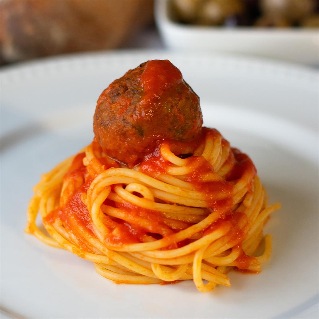 Vegetarian Meatballs and Spaghetti