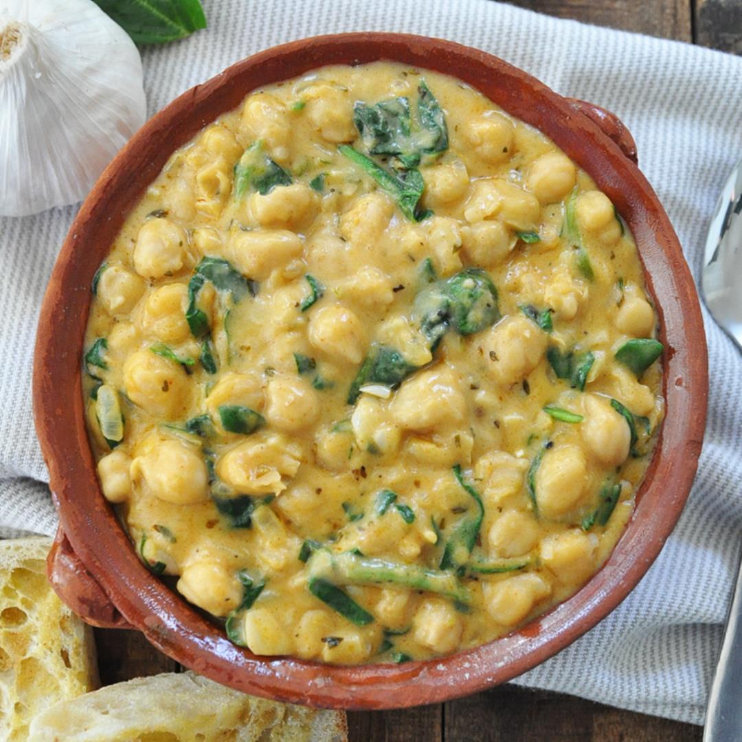 CREAMY Garlic & Spinach Chickpeas | Quick & EASY One-Pot Recipe