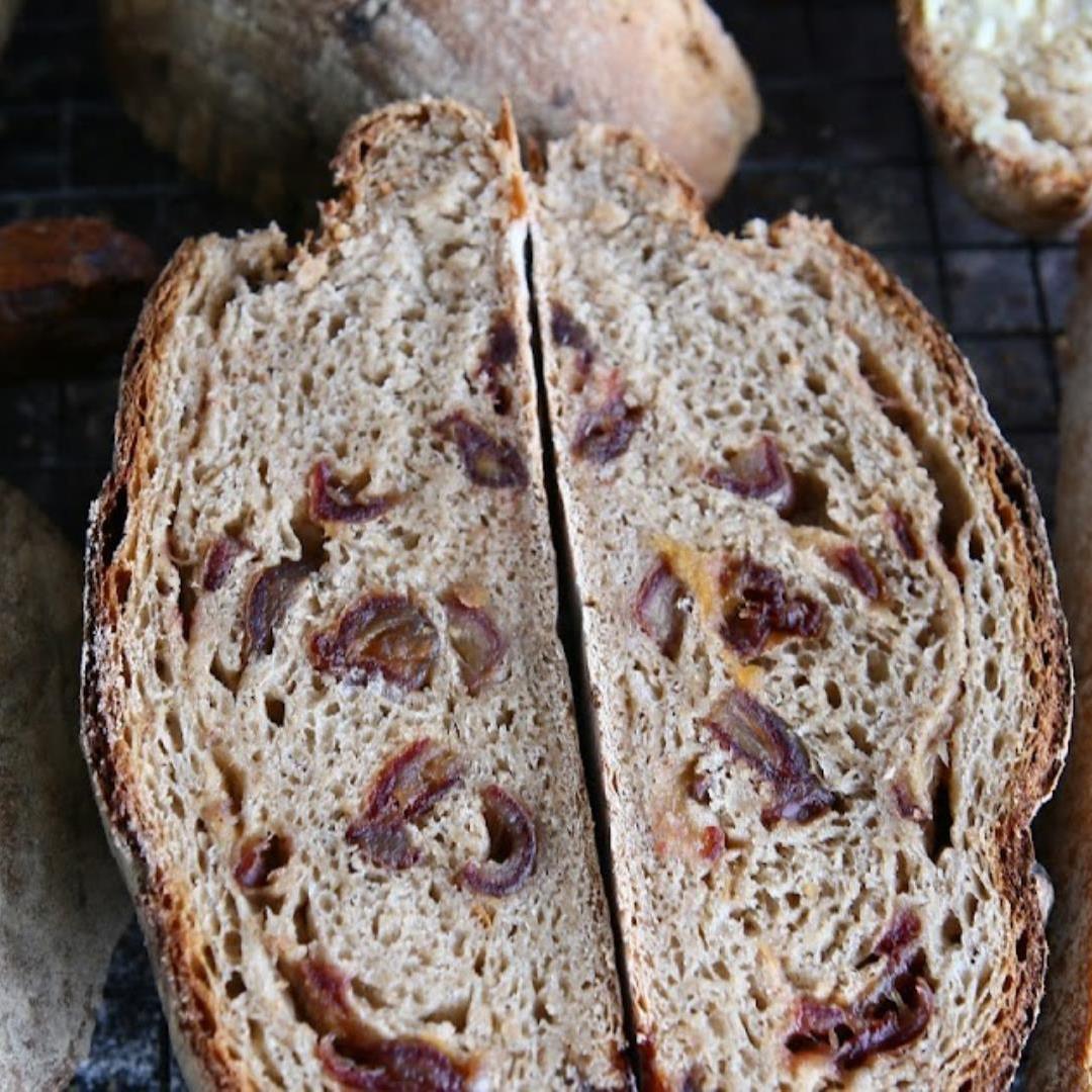 Date and Rye Bread