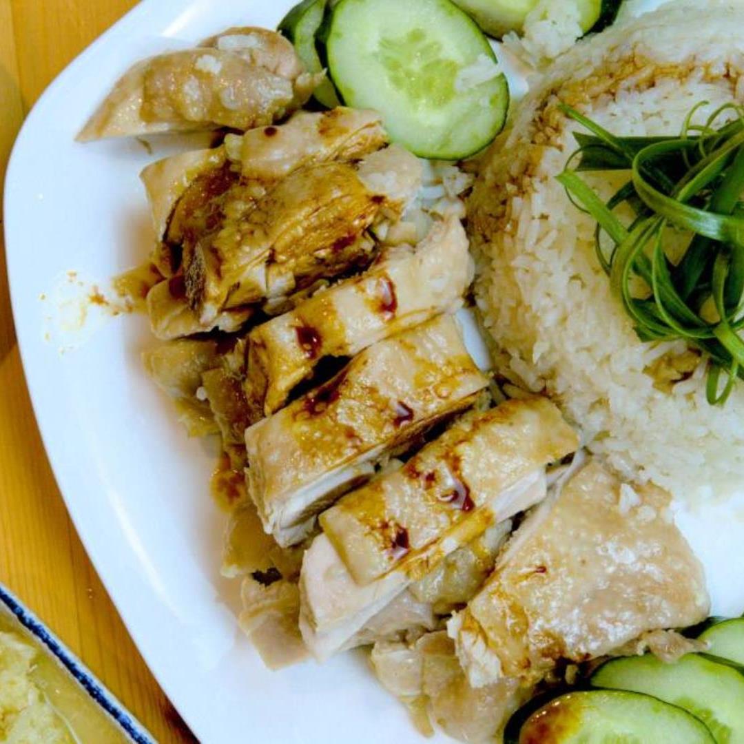 The Best One-Pot Hainanese Chicken Rice: Authentic Taste, Minim