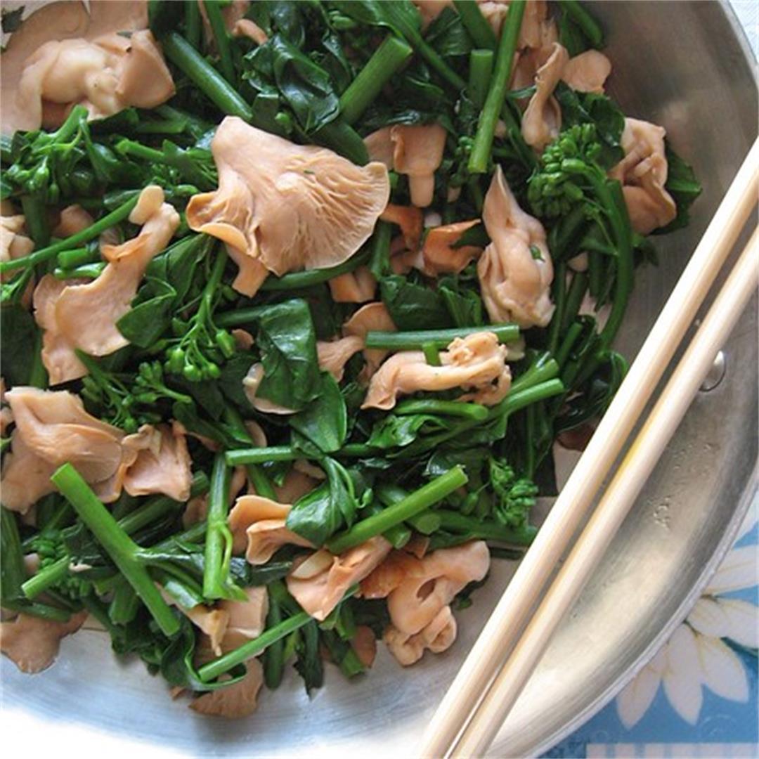 Pink Oyster Mushrooms, Broccoli Stir-Fry