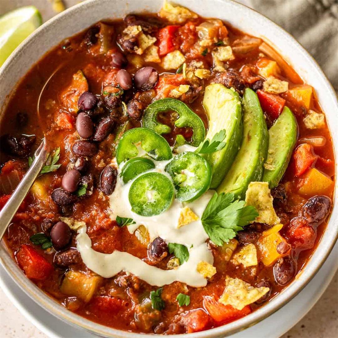 Easy Vegan Black Bean Chili (Gluten Free)