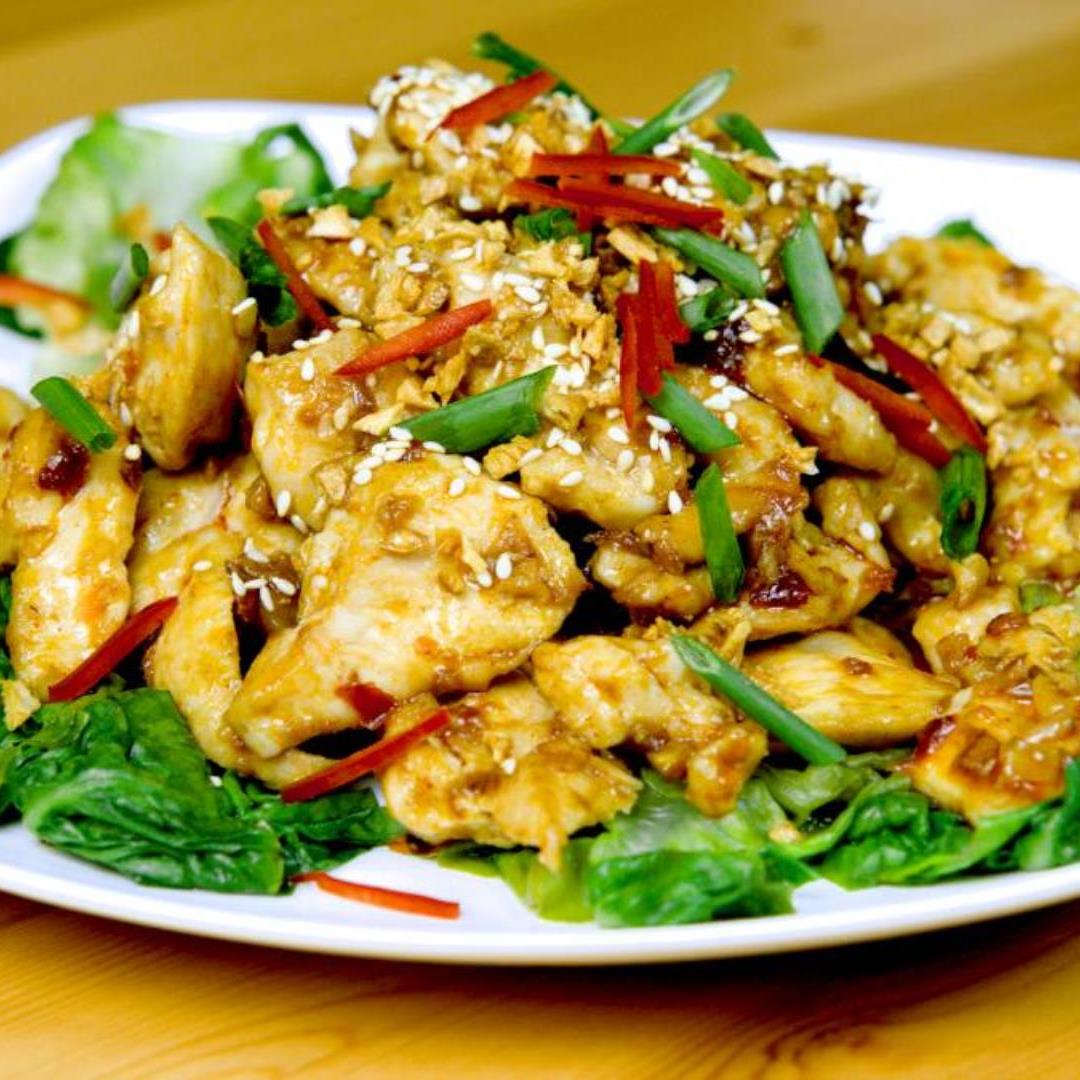 Easy Spicy Garlic Chicken with Sichuan & Cantonese Flavors